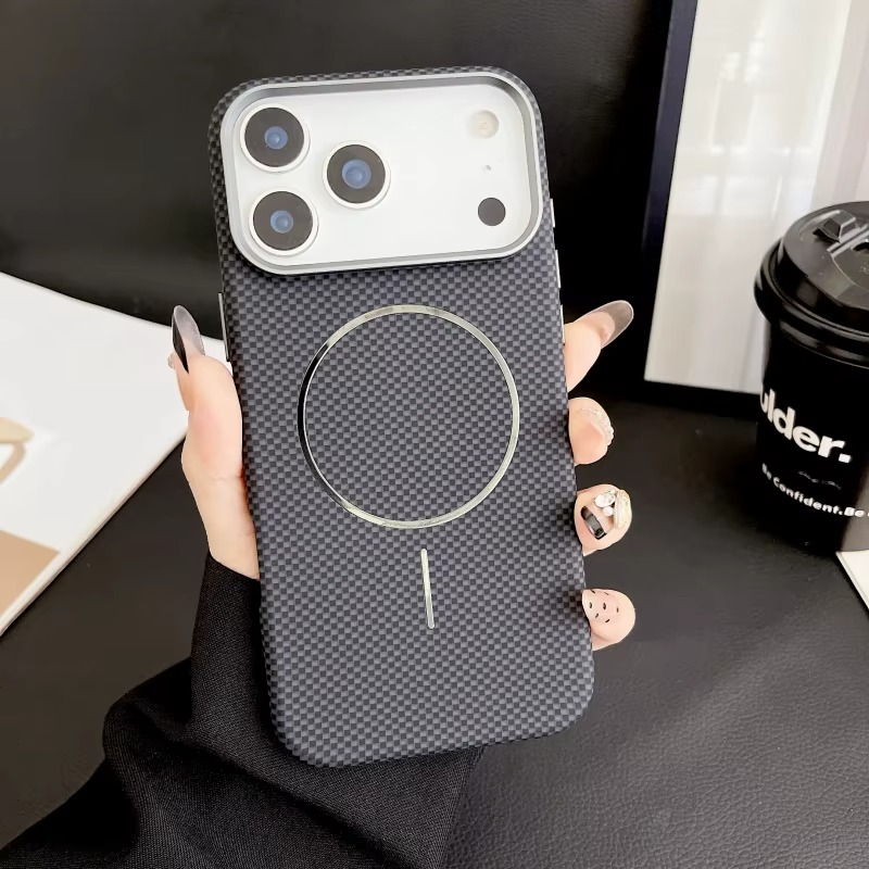 Coque iPhone Magnétique Fibre de Carbone Cadre Métal Antichoc – Image 6