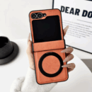 Coque Samsung Z Flip Luxe Cuir PU  – Plastique Dur, Support Magnétique Métal - Orange + support rotatif